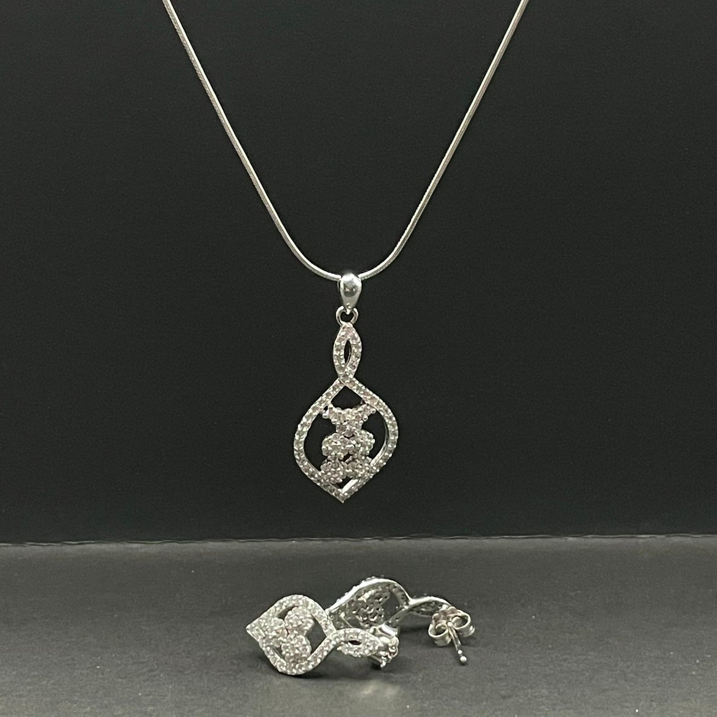 Women's Silver Necklace & Earrings